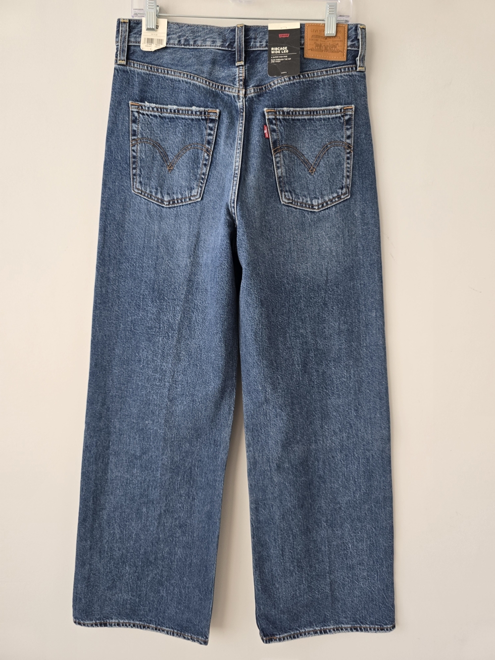 Levi's Ribcage Wide Leg Jeans Medium Wash Size 30 NWT - Picture 2 of 7